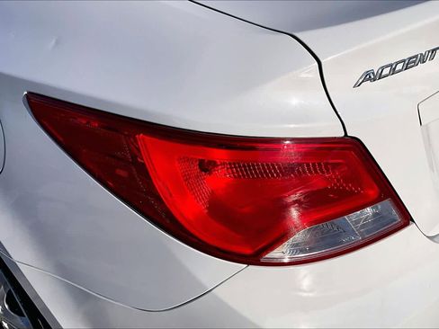 Used 2017 Hyundai Accent SE image 28