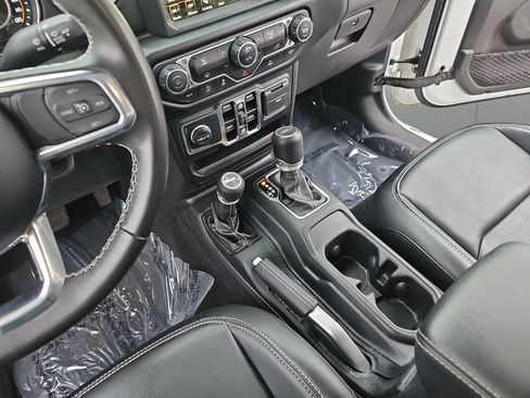 Used 2022 Jeep Gladiator Overland w/ Popular Equipment Package AWD/4WD image 25