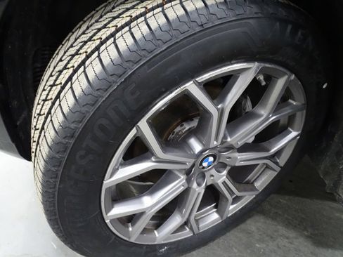 Used 2022 BMW X7 xDrive40i w/ Cold Weather Package AWD/4WD image 49