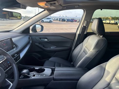 Certified 2023 Nissan Rogue SV w/ SV Premium B Package FWD image 41