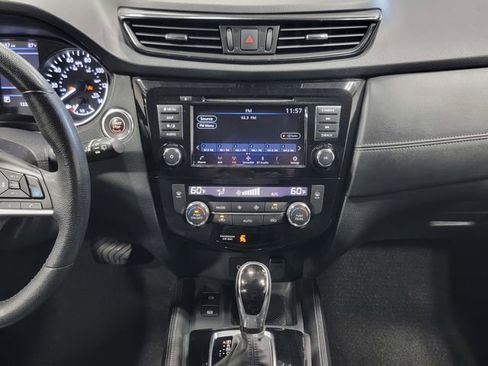 Used 2019 Nissan Rogue SL w/ Premium Package AWD/4WD image 18