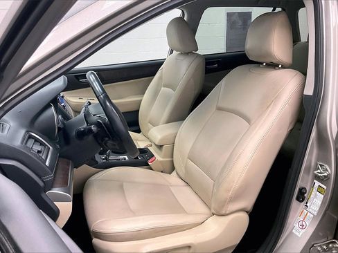 Used 2019 Subaru Outback 3.6R Limited image 17