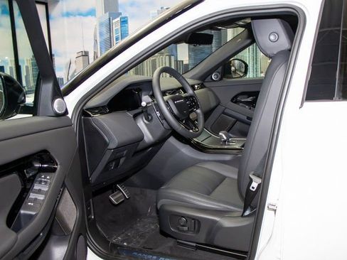 Used 2025 Land Rover Range Rover Evoque Dynamic SE image 10