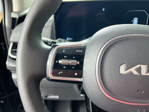 New 2027 Kia Carnival SX w/ Dark Edition Package FWD image 17