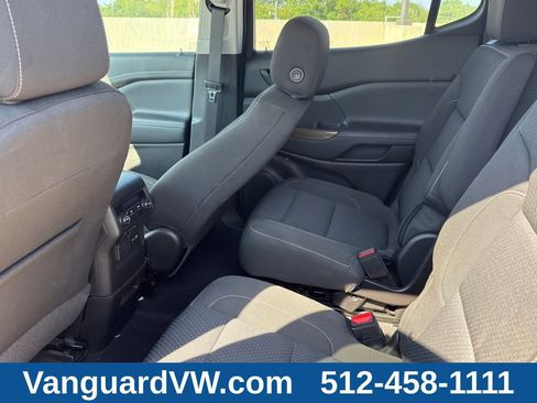 Used 2023 GMC Acadia SLE w/ Driver Convenience Package FWD image 29