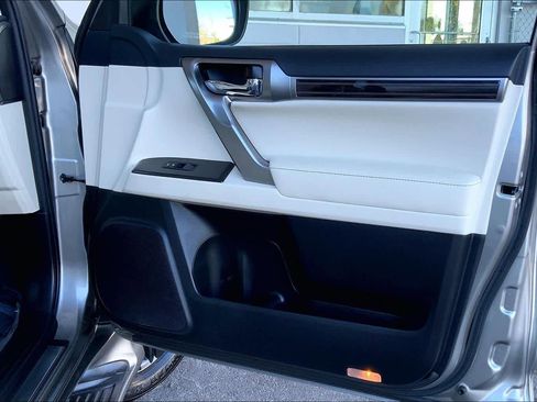 Used 2023 Lexus GX 460 Premium image 22