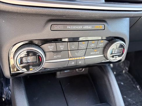 Used 2021 Ford Escape SE FWD image 18