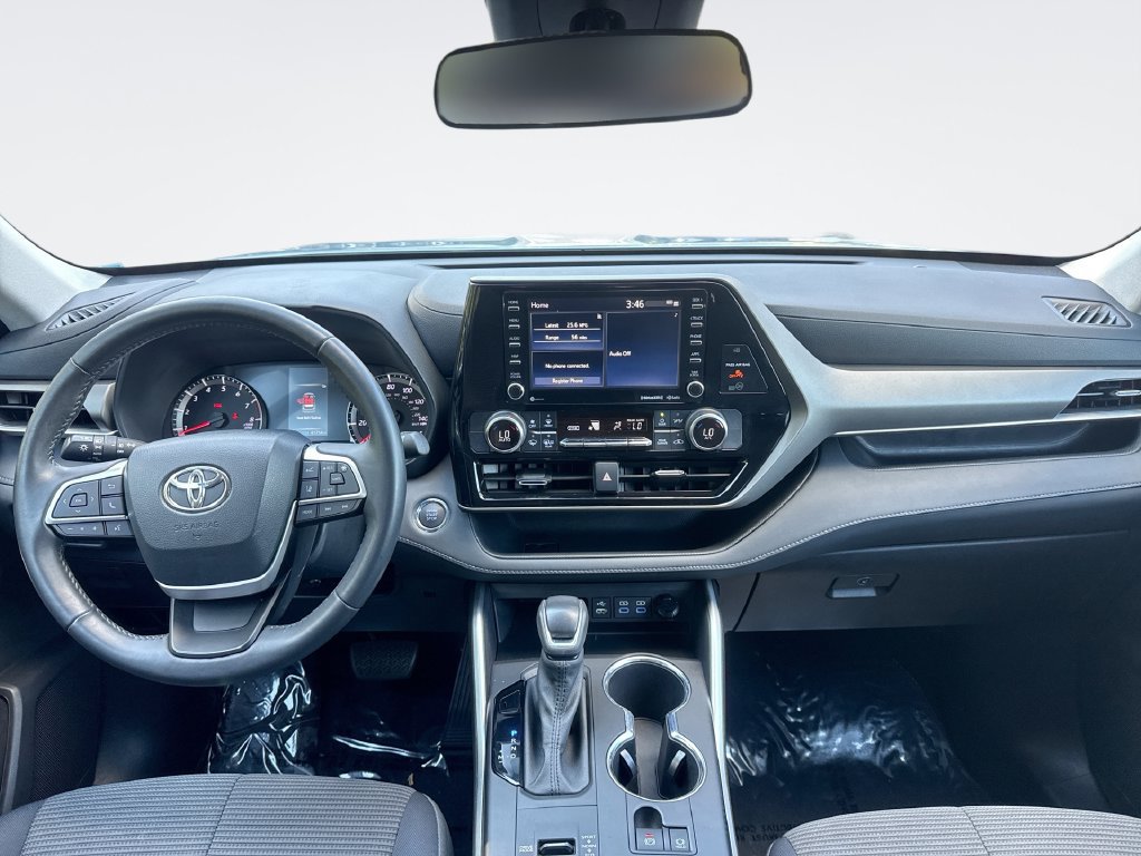 Used 2022 Toyota Highlander LE FWD image 22