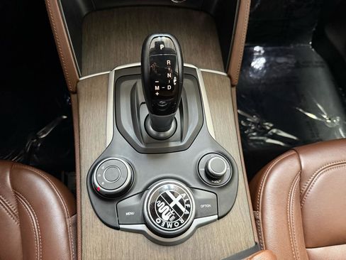 Used 2018 Alfa Romeo Stelvio Ti image 36