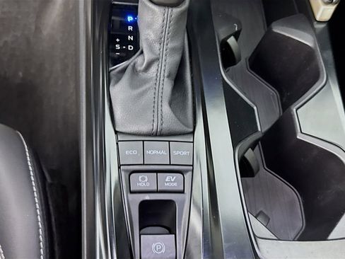 Used 2025 Toyota Camry SE w/ Convenience Package image 22