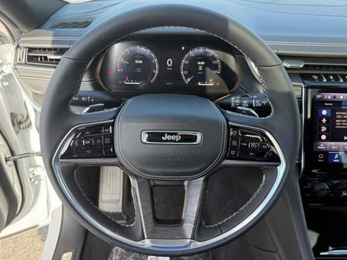 New 2025 Jeep Grand Cherokee Overland AWD/4WD image 7