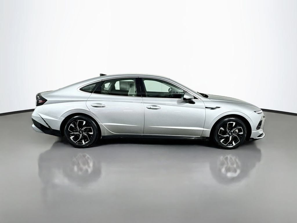Used 2024 Hyundai Sonata SEL FWD image 9