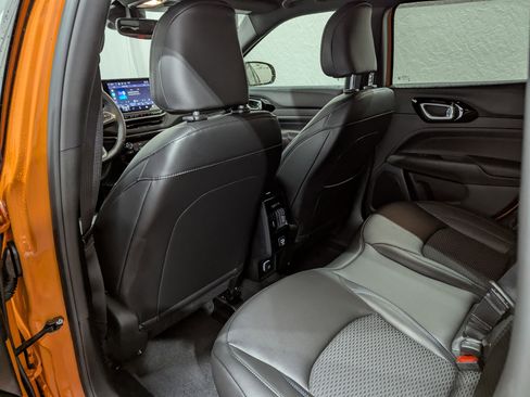 New 2026 Jeep Compass Latitude image 11