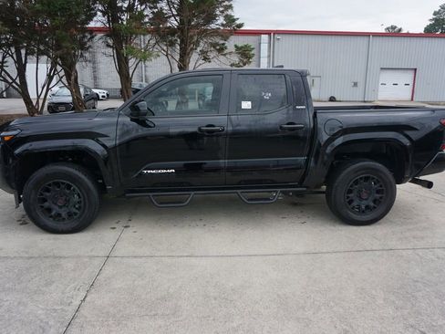 Used 2024 Toyota Tacoma TRD Sport RWD image 19