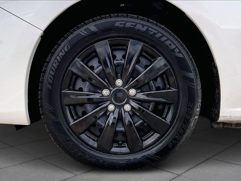 Used 2019 Subaru Impreza 2.0i image 9