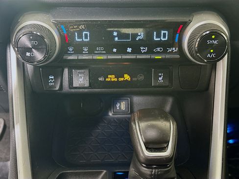 Used 2025 Toyota RAV4 XSE w/ Weather Package AWD/4WD image 23