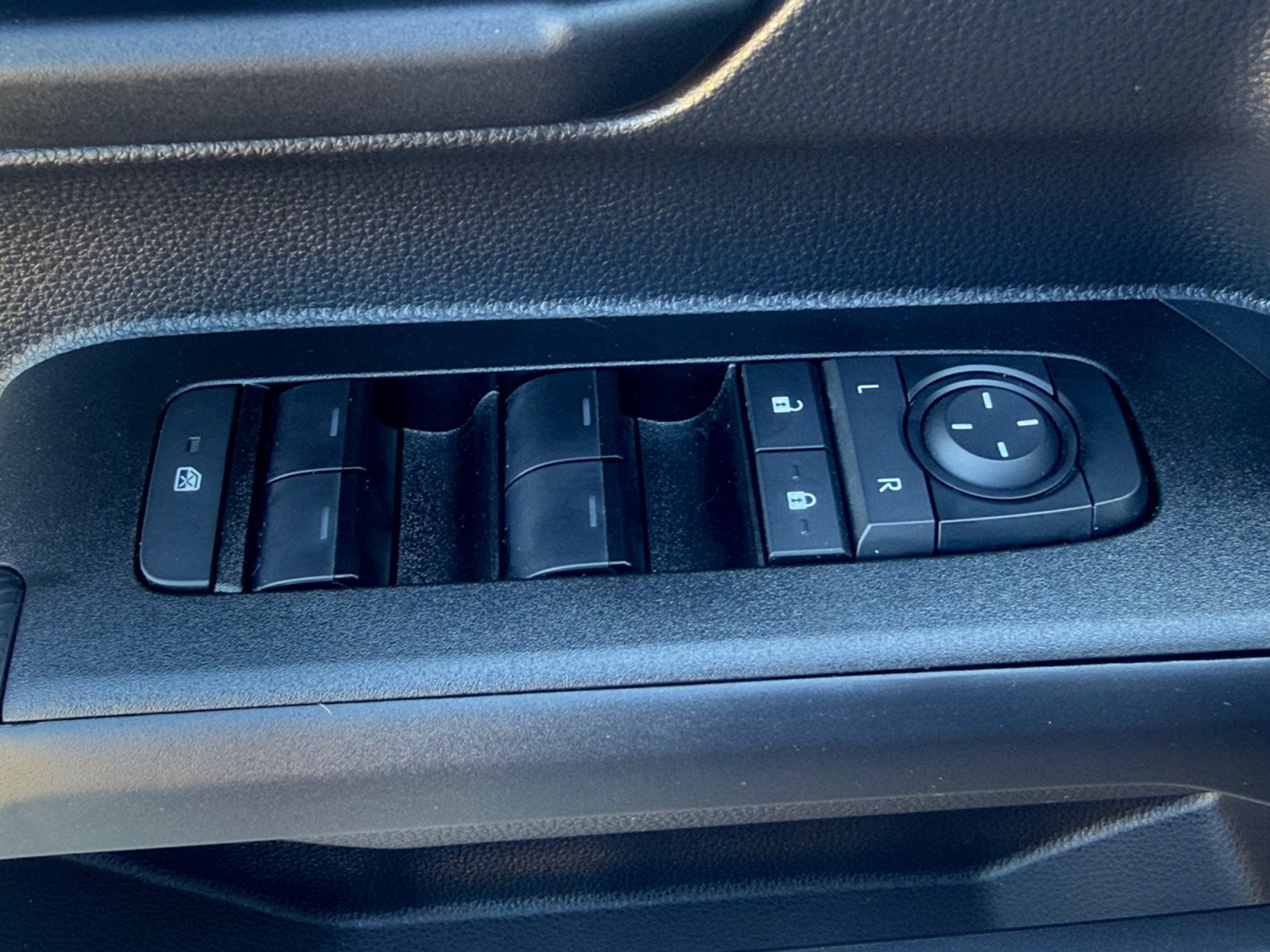 Used 2026 Toyota 4Runner SR5 RWD image 13