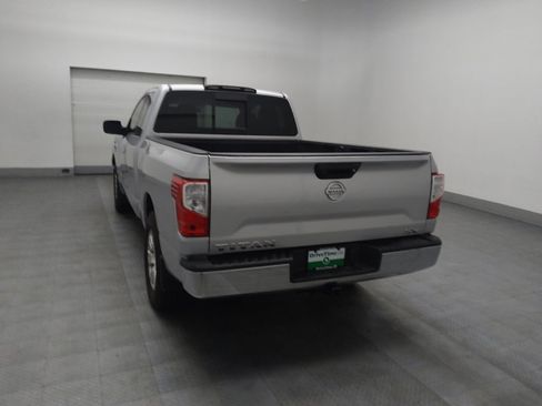 Used 2017 Nissan Titan SV image 6
