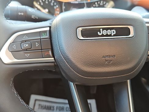 Used 2022 Jeep Compass Latitude AWD/4WD image 12