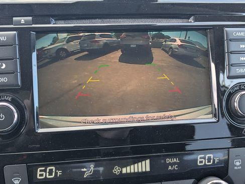 Used 2020 Nissan Rogue SV AWD/4WD image 16