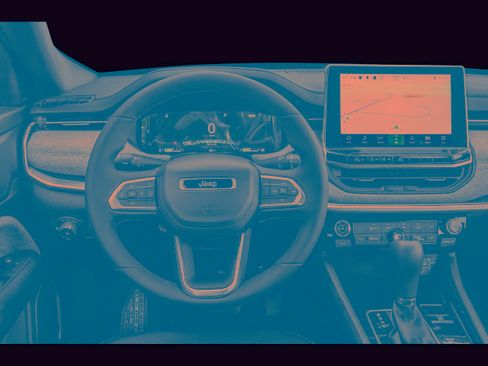 Used 2024 Jeep Compass Latitude image 4