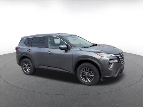 Used 2026 Nissan Rogue SV AWD/4WD image 2