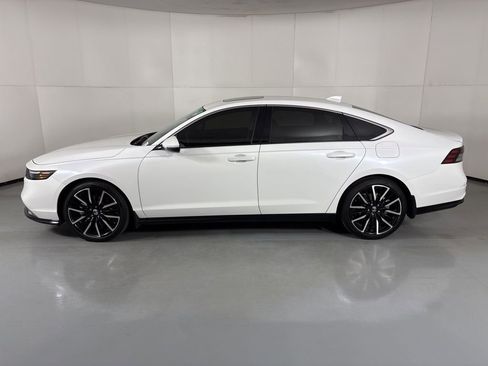 Used 2024 Honda Accord Touring image 5