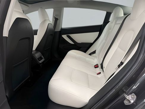 Used 2018 Tesla Model 3 Long Range image 13