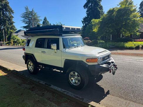 Used 2010 Toyota FJ Cruiser 4WD image 6