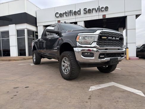 Used 2019 RAM 2500 Limited image 1