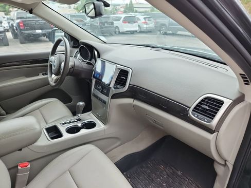 Used 2011 Jeep Grand Cherokee Laredo AWD/4WD image 17