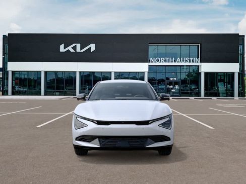 New 2026 Kia EV6 Wind RWD image 2