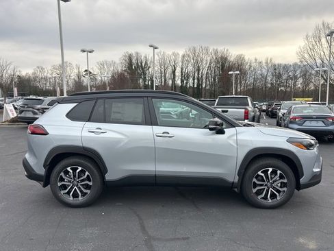 New 2026 Toyota Corolla Cross SE image 4