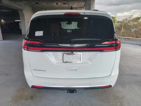 New 2026 Chrysler Pacifica Pinnacle w/ Trailer Tow Group image 6