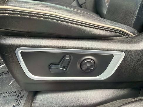 Used 2019 RAM 1500 Laramie RWD image 16