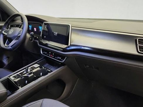 Used 2026 Volkswagen Atlas Cross Sport SE AWD/4WD image 28