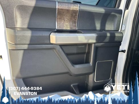 Used 2022 Ford F250 Lariat w/ Black Appearance Package image 27