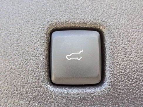 Used 2025 Ford Escape SE FWD image 14