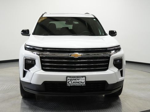 Used 2025 Chevrolet Traverse LT w/ Sun and Wheel Package AWD/4WD image 2