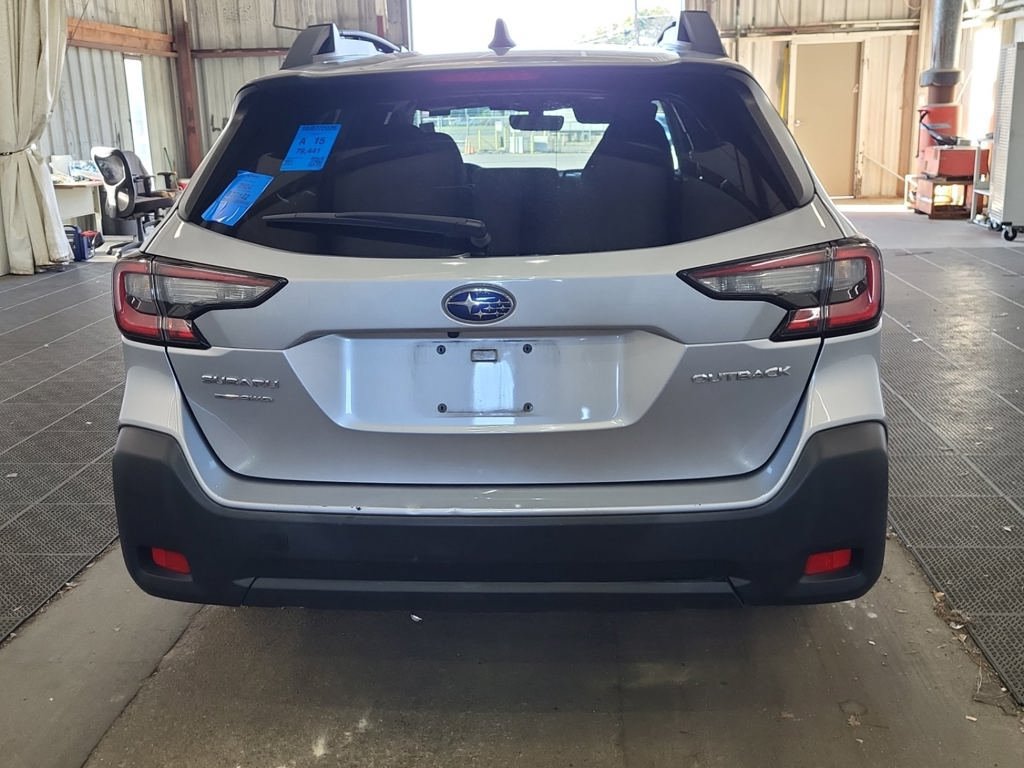 Used 2024 Subaru Outback Premium AWD/4WD image 4