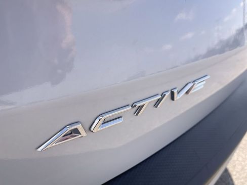 Used 2025 Ford Escape Active AWD/4WD image 12