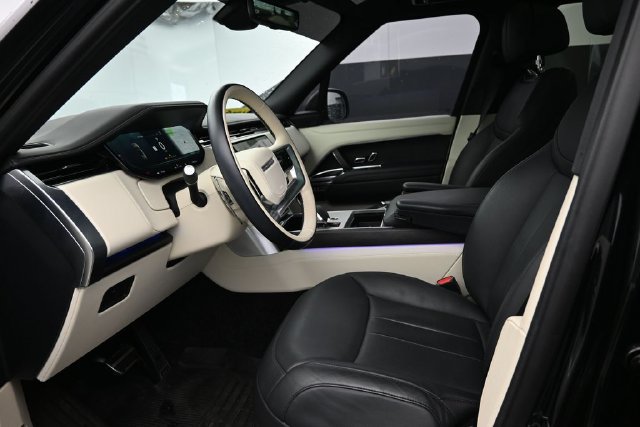 Used 2024 Land Rover Range Rover SE AWD/4WD image 15