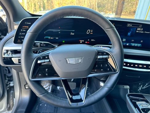 Used 2025 Cadillac Lyriq Sport image 16