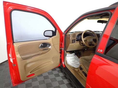 Used 2002 Chevrolet TrailBlazer LS w/ Preferred Equipment Group image 16
