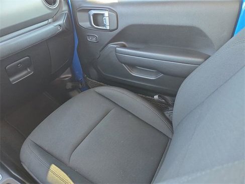 Used 2022 Jeep Gladiator Sport image 14