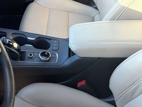 Used 2024 Cadillac XT4 Premium Luxury image 7