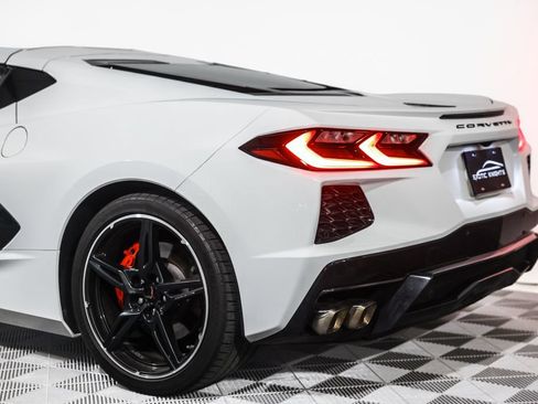 Used 2022 Chevrolet Corvette Stingray Coupe w/ 1LT RWD image 17