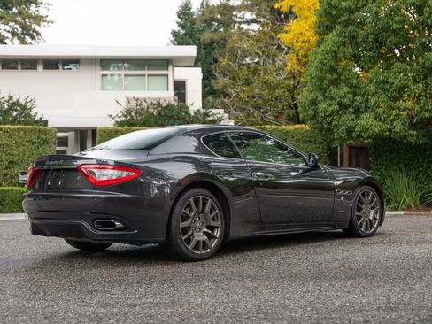 Used 2009 Maserati GranTurismo S RWD image 4
