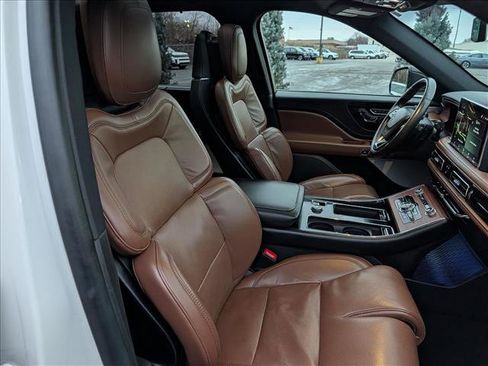 Used 2021 Lincoln Aviator Reserve w/ Equipment Group 202A image 14