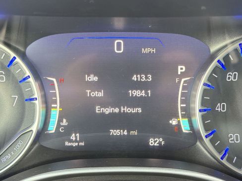 Used 2023 Chrysler Pacifica Touring-L FWD image 19